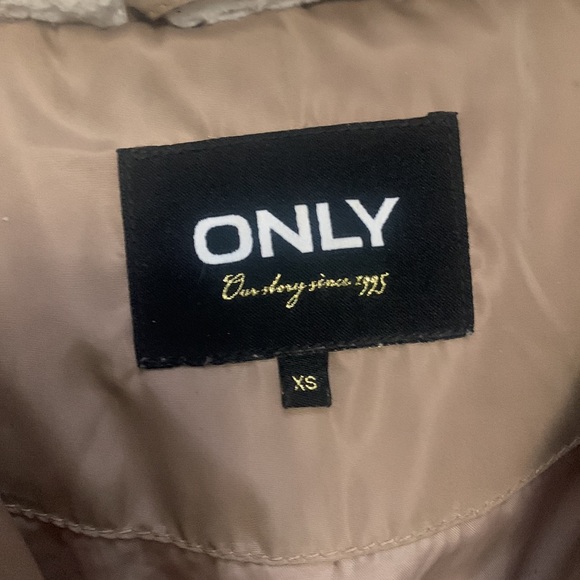 ONLY winter jacket size xs fits a small - Picture 4 of 9